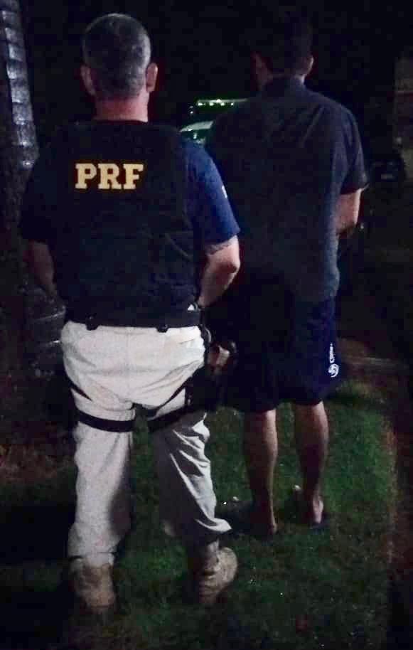 Prestes a assumir plantão, médico é flagrado pela PRF dirigindo embriagado