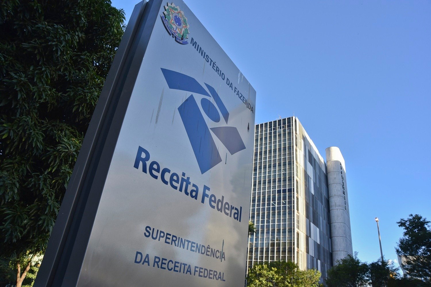 Receita abre na sexta-feira consulta ao 3º lote de restituição do IRPF