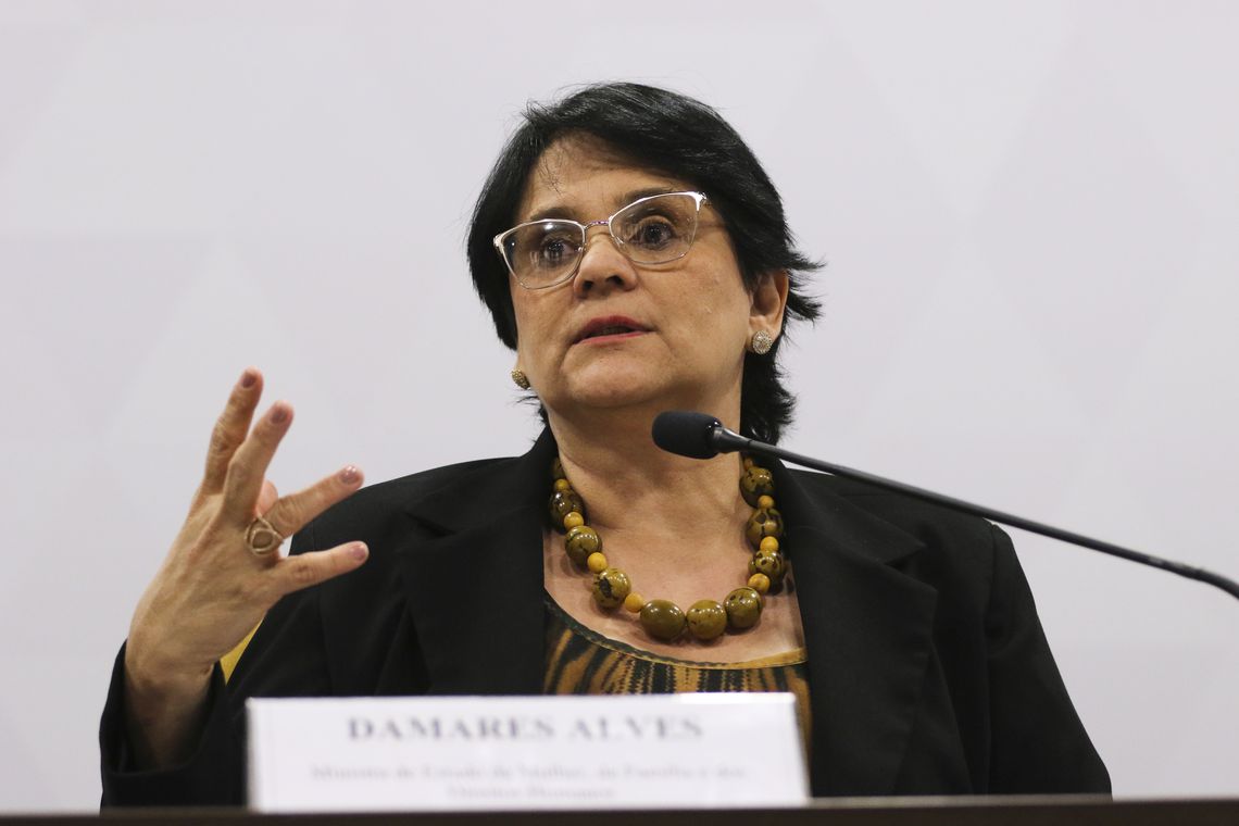 Damares diz que governo cancelará construção do Memorial da Anistia